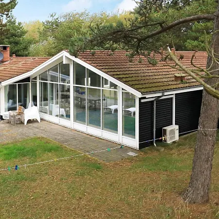 Feriehus Six-bedroom Holiday In Nordenbro Vesteregn