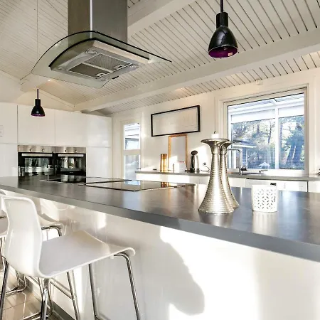 Six-bedroom In 度假居 *