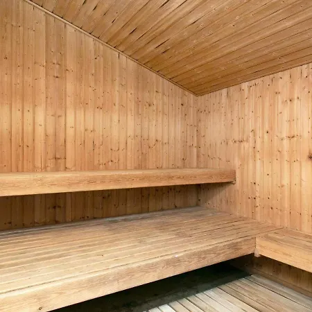 Six-bedroom Holiday In *
