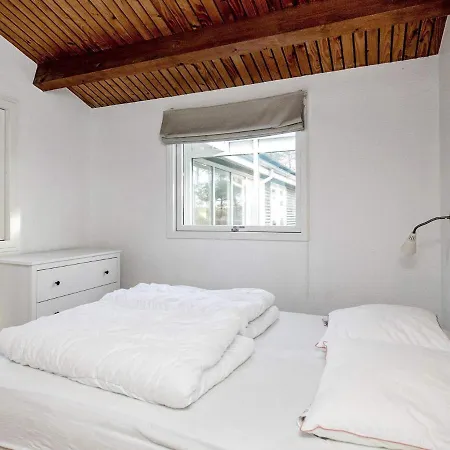 Six-bedroom In 度假居 *