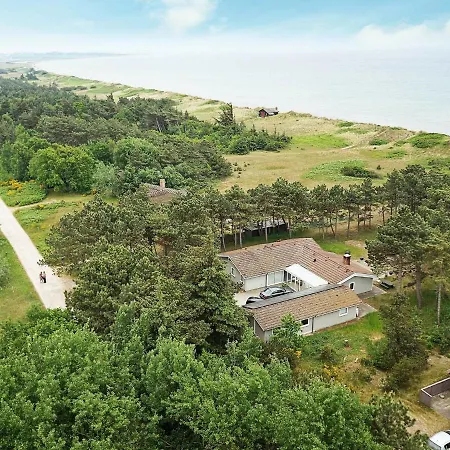 Six-bedroom Holiday In Feriehus Nordenbro Vesteregn