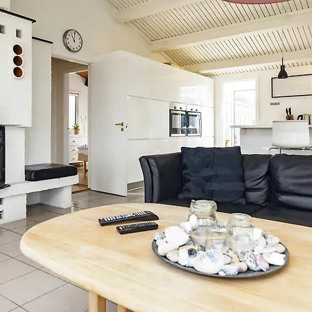 Six-bedroom In Nordenbro Vesteregn