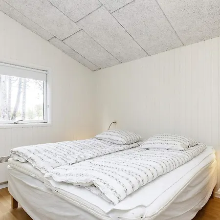Six-bedroom Holiday In