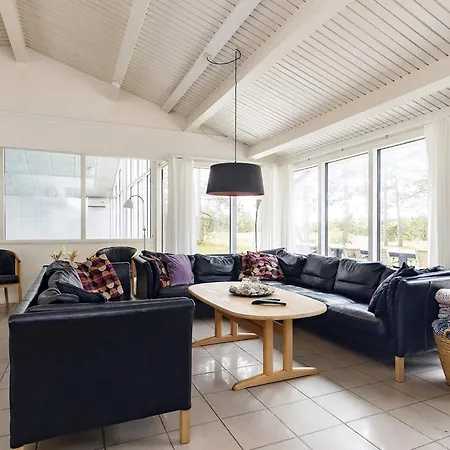 Six-bedroom Holiday In
