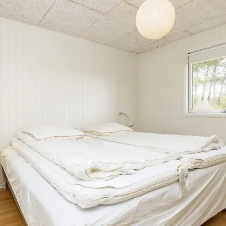 Six-bedroom In 度假居