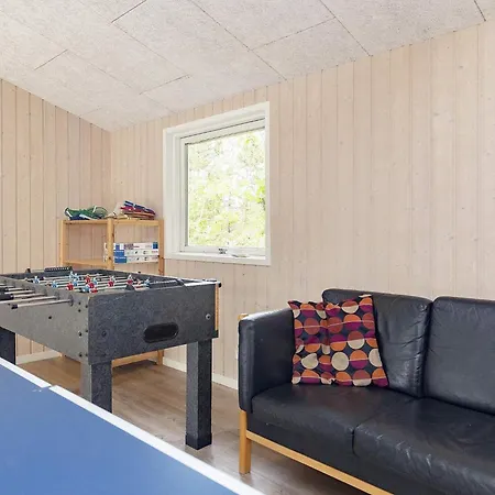 Feriehus Six-bedroom Holiday In Nordenbro Vesteregn