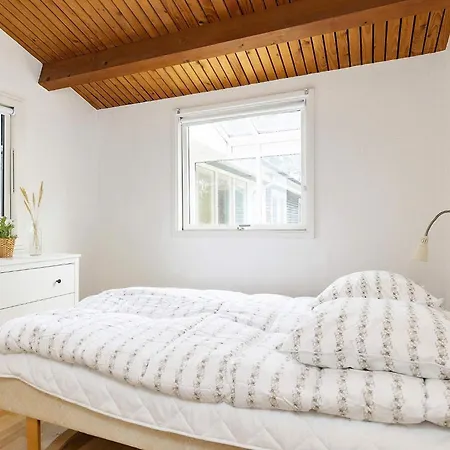 Six-bedroom Holiday In