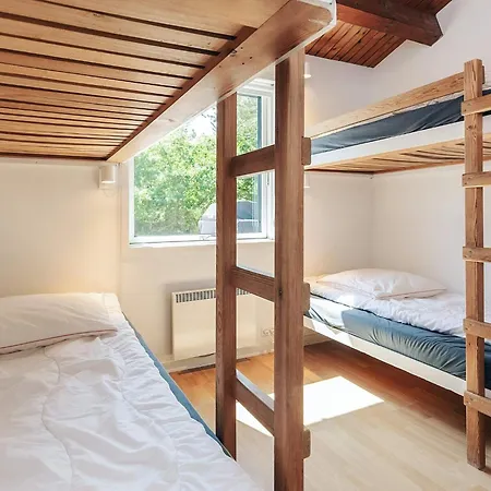 Six-bedroom In 度假居 *