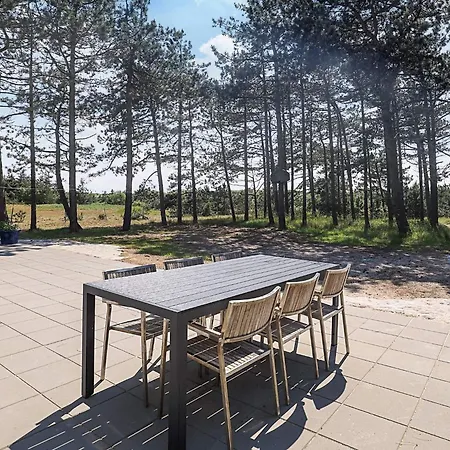 Feriehus Six-bedroom Holiday In *