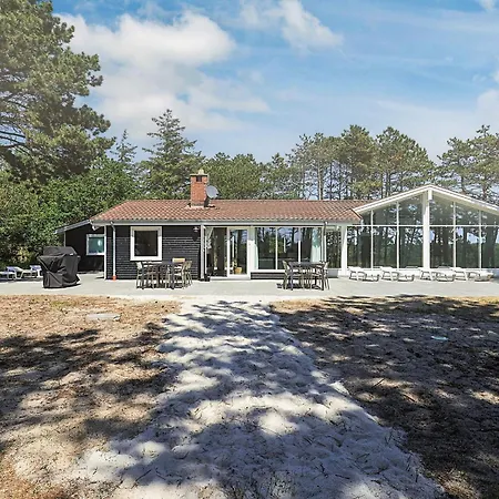 Six-bedroom Holiday In Feriehus Nordenbro Vesteregn