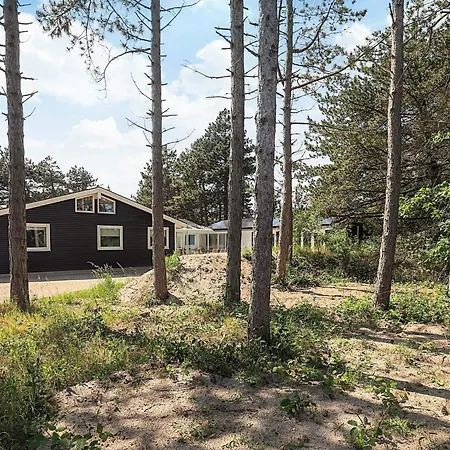 Six-bedroom In *